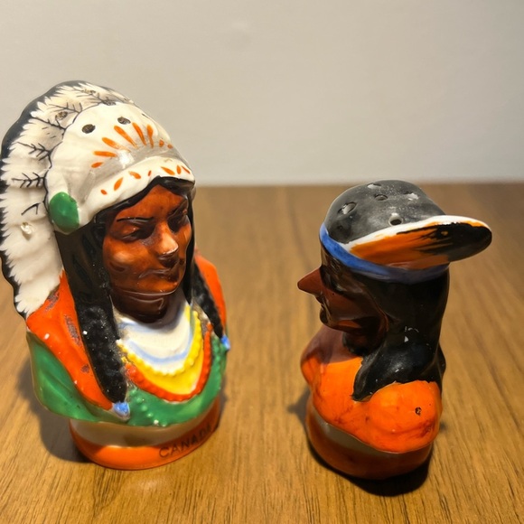 Vintage Ceramic Indian Chief and Woman Salt Pepper Shakers - Picture 6 of 7